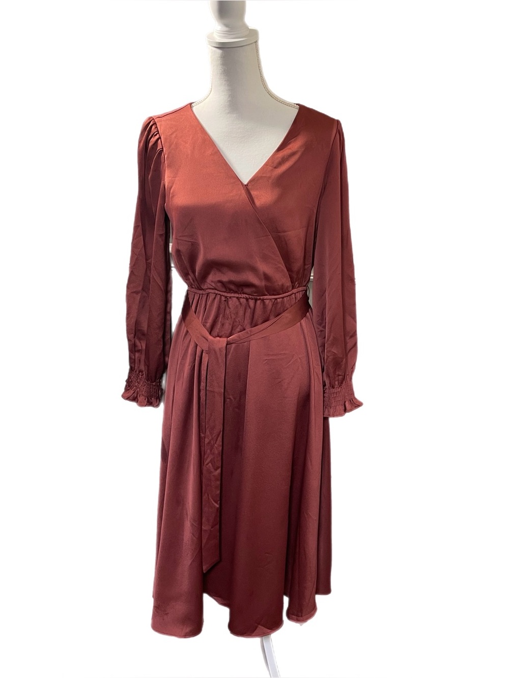 Just Taylor Satin Long-Sleeve Midi Dress